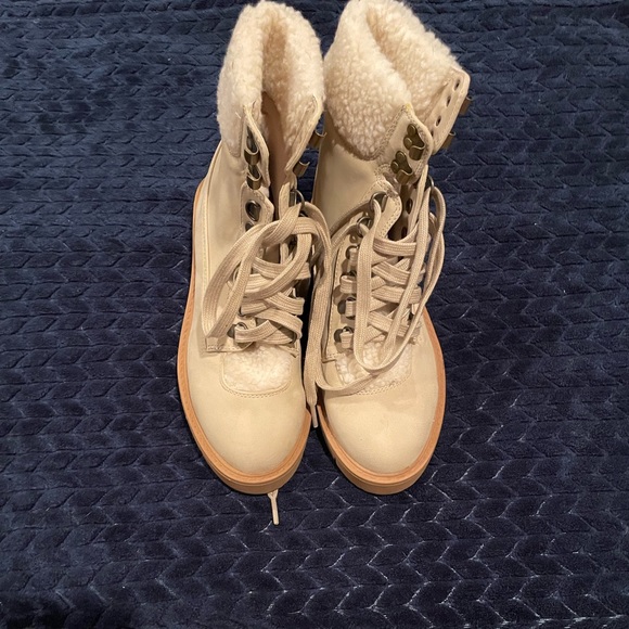 Boots - Picture 5 of 5